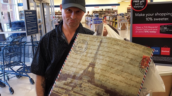 The Eiffel Tower on a shopping bag.