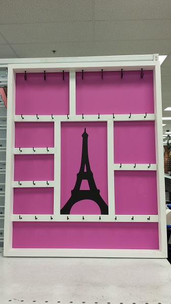 The Eiffel Tower on a hook board.