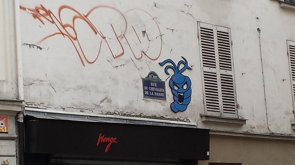 Parisian street art like this is becoming more and more common. Love it!