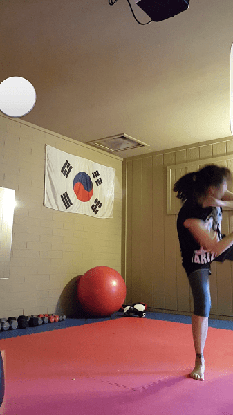 The bag has migrated out of the frame, but I'm still working it. (Hashtag SuperStarch.)