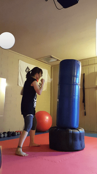 See – this shot reminds me that I tend to drop my left hand. Like Mayweather. Except I'm not Mayweather, so it would behoove me to keep that hand up.